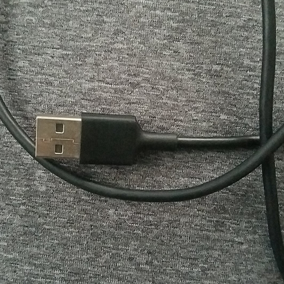 Fitbit Versa Charger - Picture 3 of 4